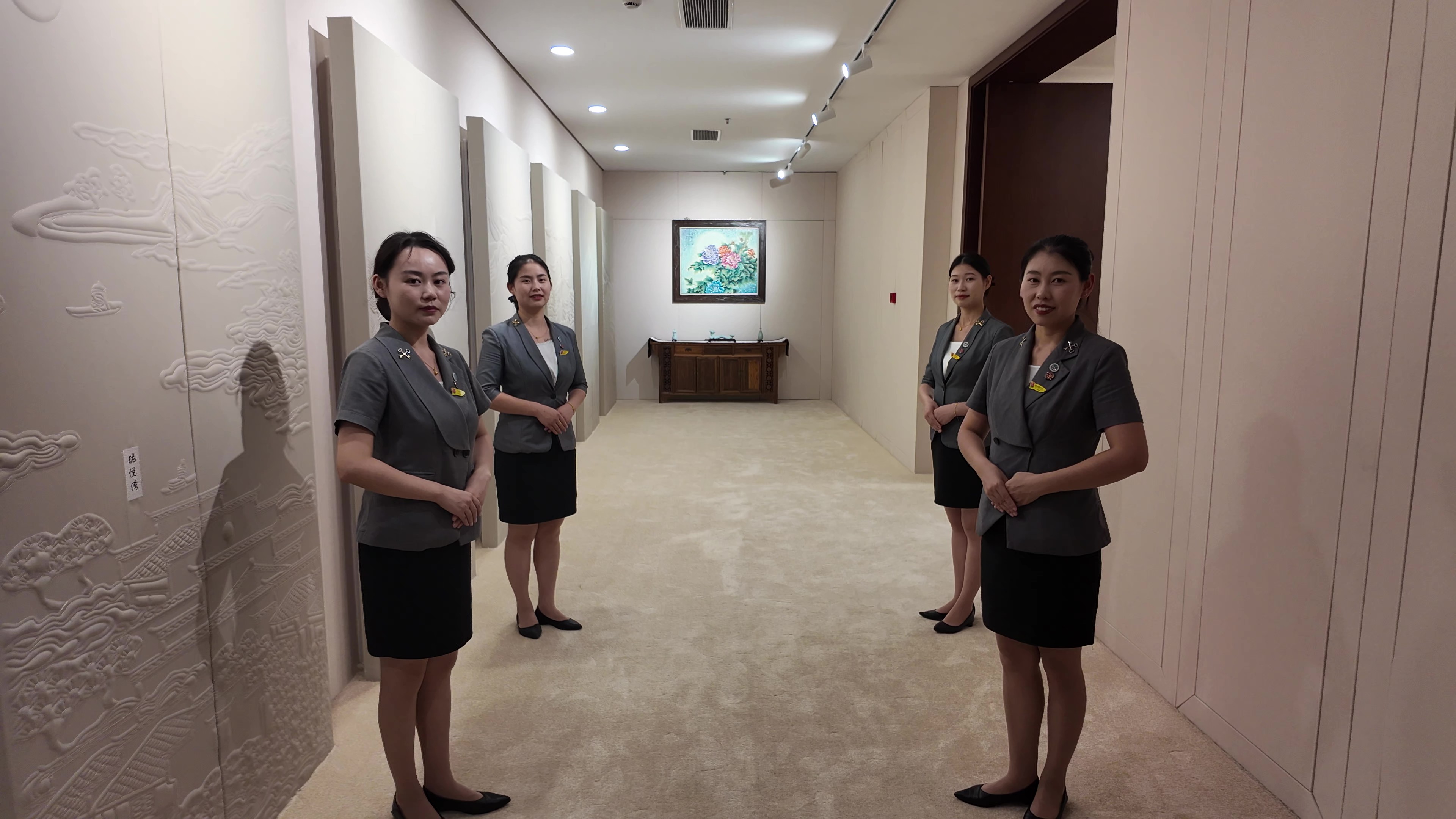 客房工作人员精神饱满.jpg